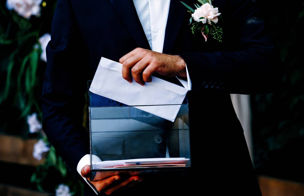 Pitali smo vas koliko na svadbi dajete mladencima, evo što ste odgovorili: 'Ja praznu kuvertu'
