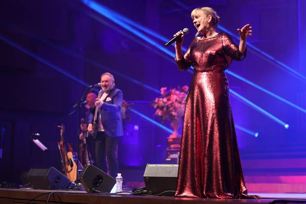 Zagreb: Sanja, Marinko i Zec pjevaju najveće hitove grupe Novi fosili u Lisinskom 