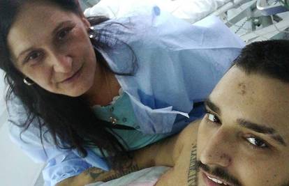 Prvi selfie s mamom iz bolnice: Lazić mora smršavjeti 40 kila