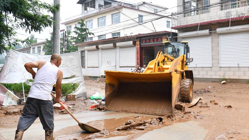 Štiri smrtne žrtve in osem pogrešanih v plazovih na Kitajskem