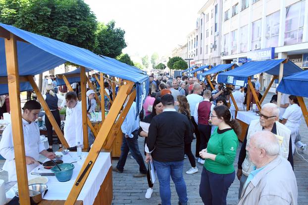 Sisak: Učenici se natjecali u pripremi palačinki i izradi koktela na 5. Palačinka kupu