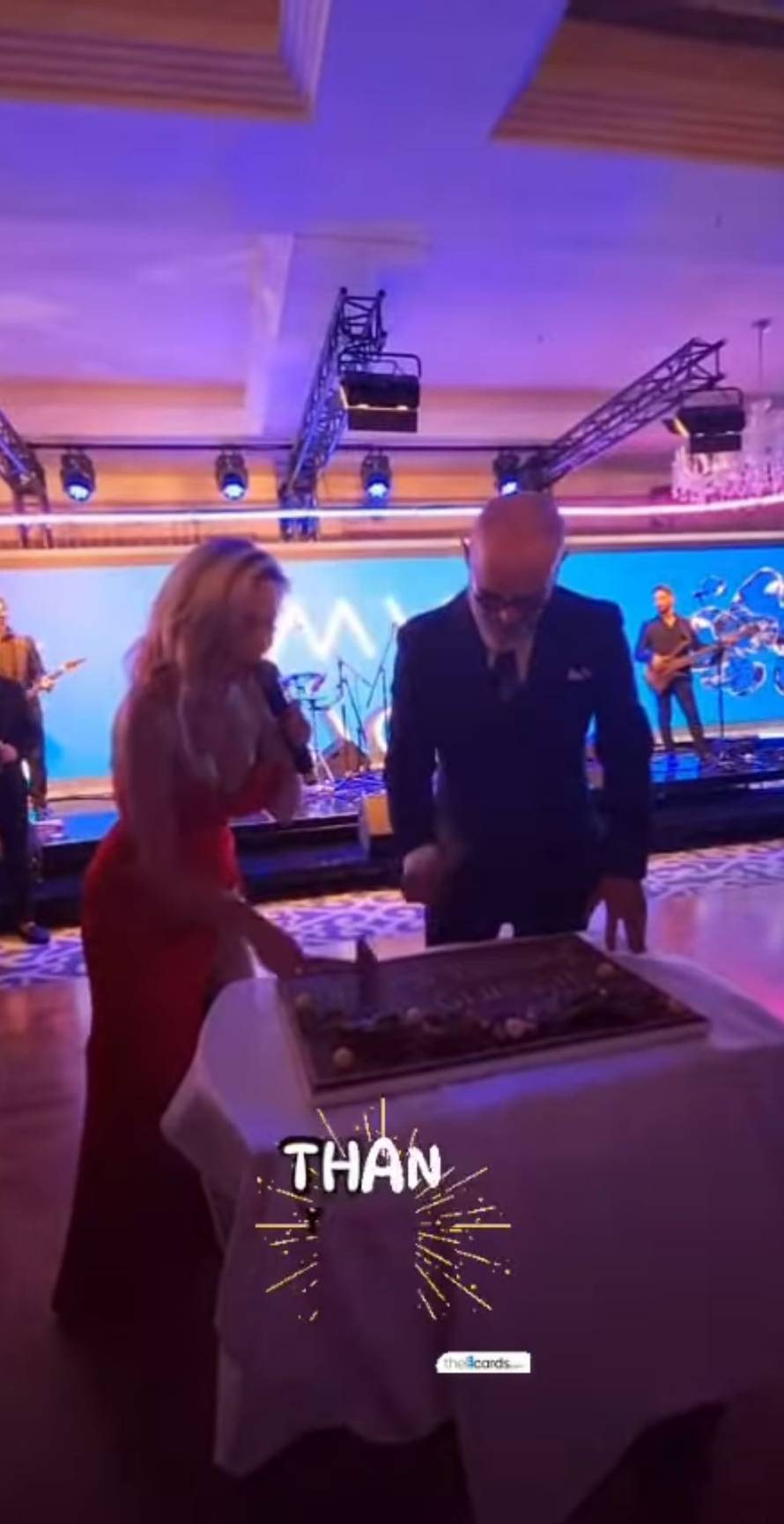 Maja Šuput pjevala plastičnom kirurgu za rođendan: 'Ček, tu je čekić. I ja da razbijam tortu?'