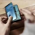 Samsungov odgovor Appleu: Pripremaju savitljivi mobitel