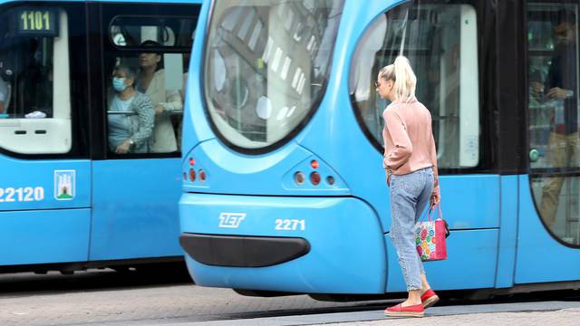 ZET: Od 1. lipnja besplatni javni prijevoz za starije od 65 godina