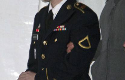 Bradley Manning pred sudom: Žao mi je što sam oštetio SAD