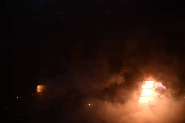 Zagreb: Pozar u Vjesnikovom neboderu