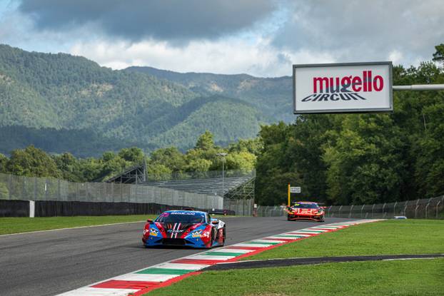 FOTO 24sata na utrci u Italiji. Pogledajte spektakl s hrvatskim vozačem za volanom Huracana