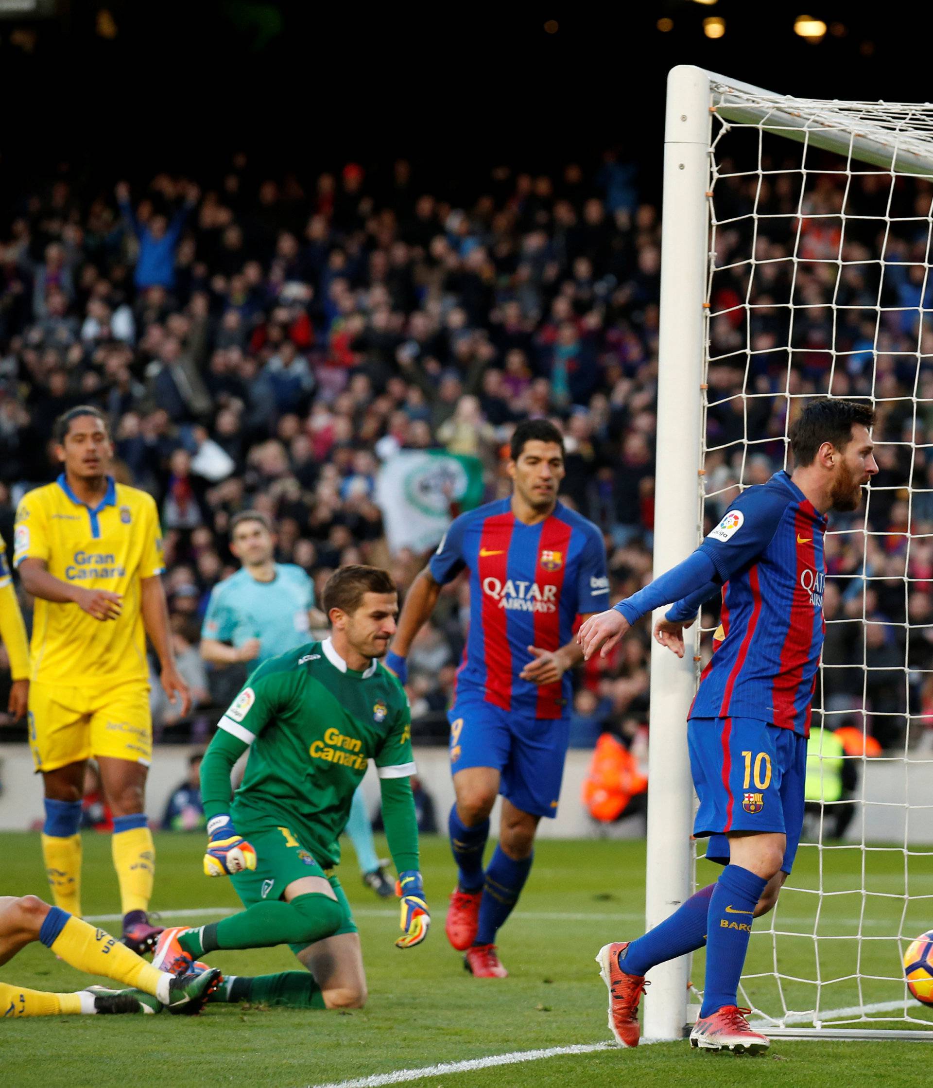 Football Soccer - Barcelona v Las Palmas - Spanish La Liga Santander - Camp Nou stadium