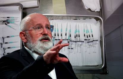Timmermans priznao: Europa je pogriješila kod narudžbi cjepiva