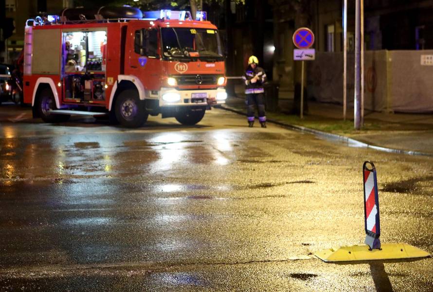 Zagreb: Poplava na Zelenom valu zbog puknuća cijevi kod Vodovodne ulice