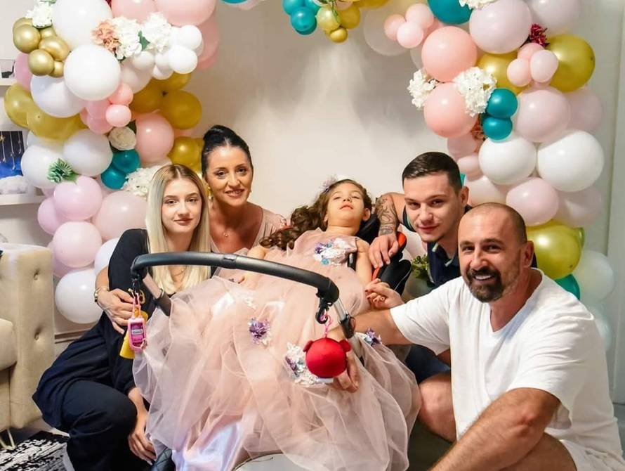 Reanimirali su je 20 minuta na porodu i dali tri posto šanse za život: 'Mia slavi 9. rođendan!'