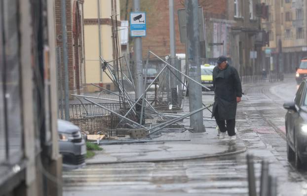 Zagreb:  Olujani vjetar stvara probleme u centru grada 