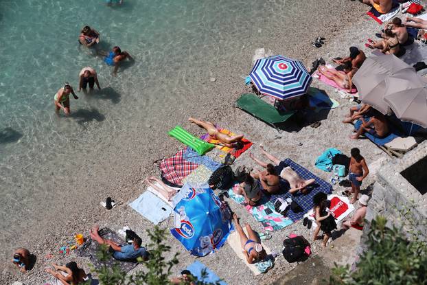 Rijeka: Kupači na gradskoj plaži Sablićevo