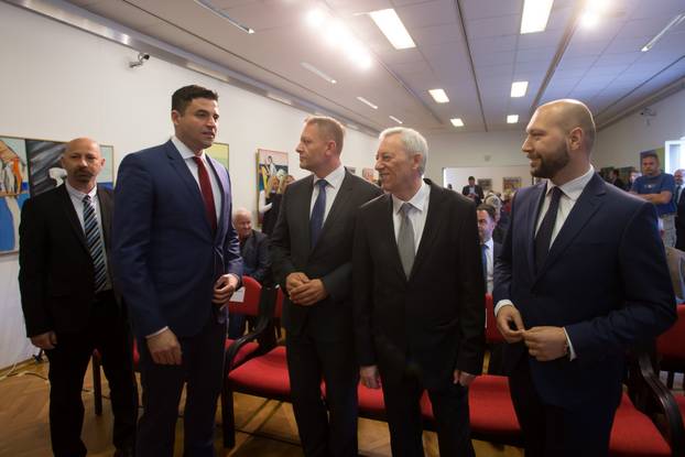 Potpisivanje koalicijskog sporazuma HSS-a, SDP-a, HNS-a i Hrvatskih laburista