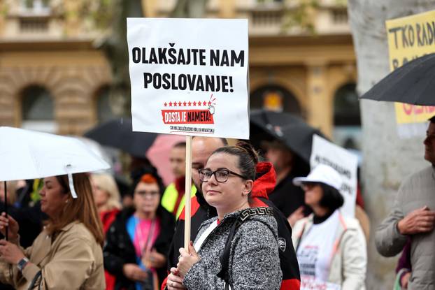 Zagreb: Prosvjed UGP-a i SMOi-ja protiv povećanja poreznog opterećenja
