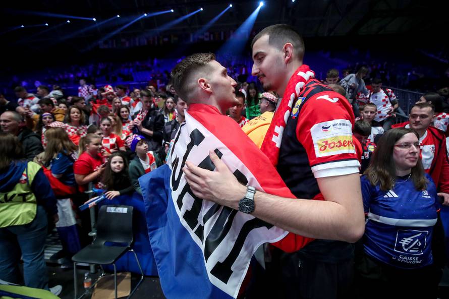 Hrvatski rukometaši slave s obiteljima osvajanje srebra 