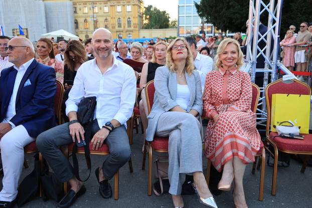 Zagreb: Dolazak uzvanika na 90. Zlatnu iglu