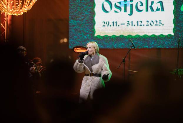 Osijek: Otvorenje Adventa uz koncert Danijele Martinović