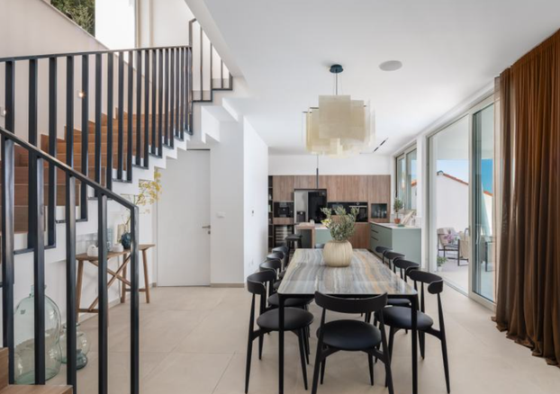 FOTO Luksuz na razini: Nova i moderna vila s infinity bazenom mami poglede u Omišu