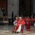 Papa Franjo održao molitvu na Veliki petak u bazilici sv. Petra: Došao je u invalidskim kolicima