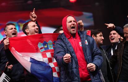 VIDEO Kakav Dagur, on je naš - Drago! Izbornik se opustio na bini, ponio ga Thompsonov hit
