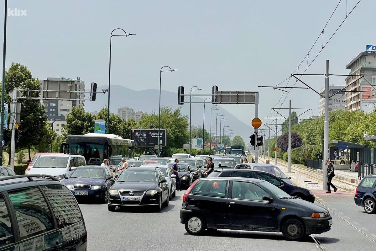 Pogledajte kolaps na ulicama Sarajeva nakon što je nestalo struje: Stvorile se velike kolone