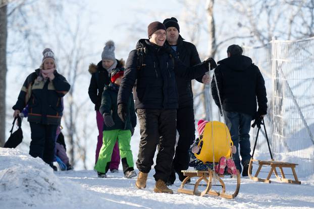 Zagreb: Građani uživaju u suncem okupanom Sljemenu 