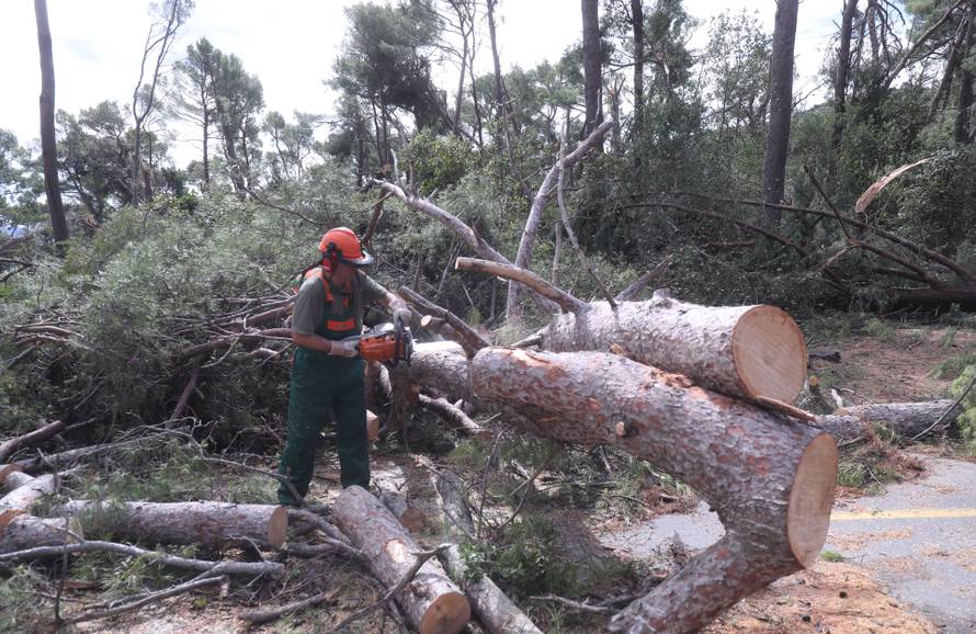 Posljedice velikog nevremena u Splitu, Marjan oštećen i zatvoren za građane