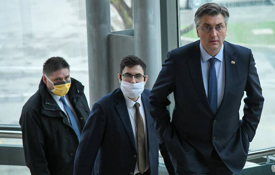 Zagreb: Dolazak u NSK na sjednicu Vlade