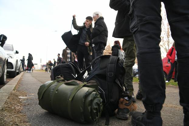 FOTO Krenuo je veliki studentski marš od Beograda do Novog Sada: 'Stići ćemo tamo još jači'