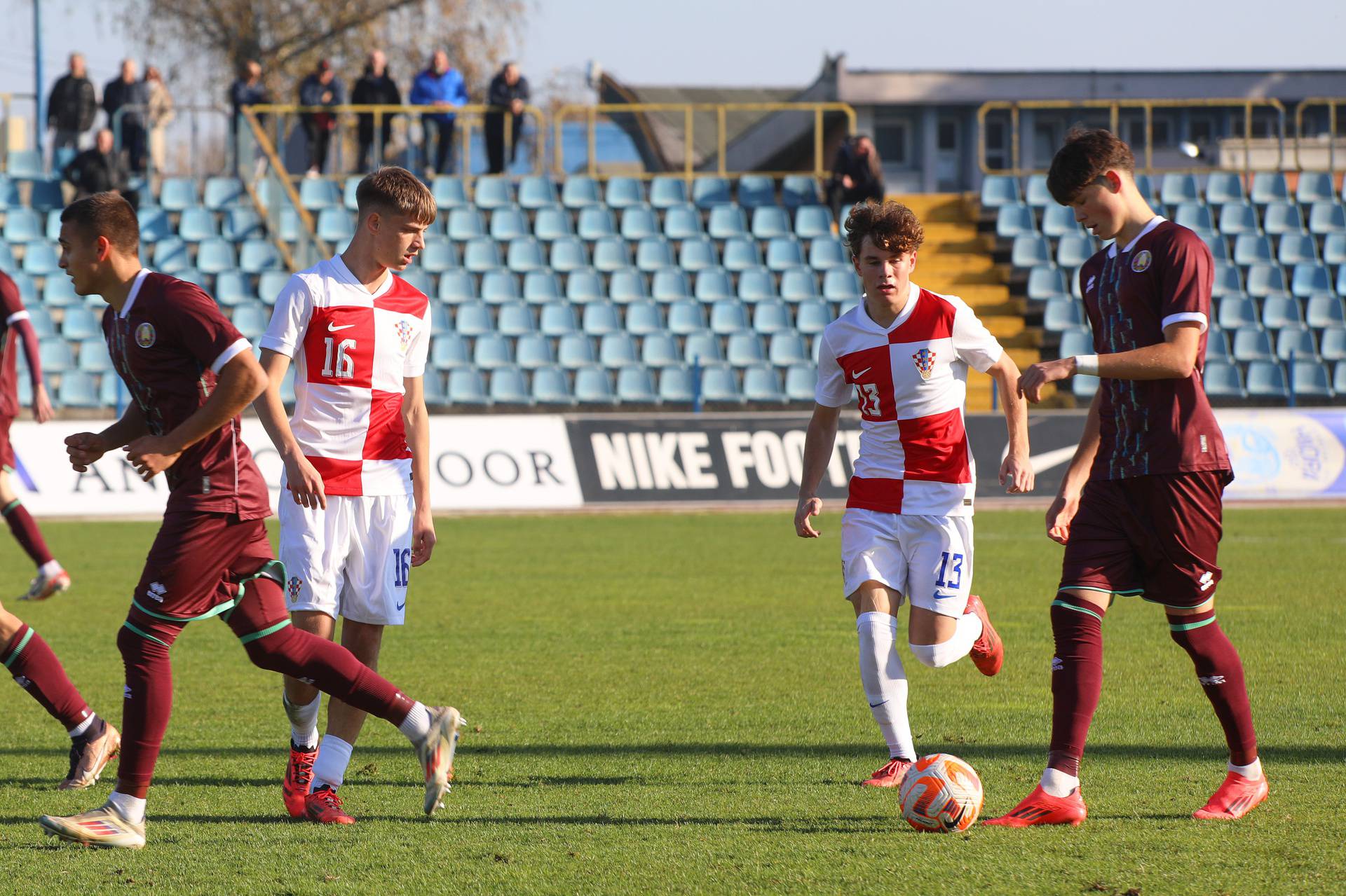 Karlovac:Utakmica Hrvatska - Bjelorusija U-19