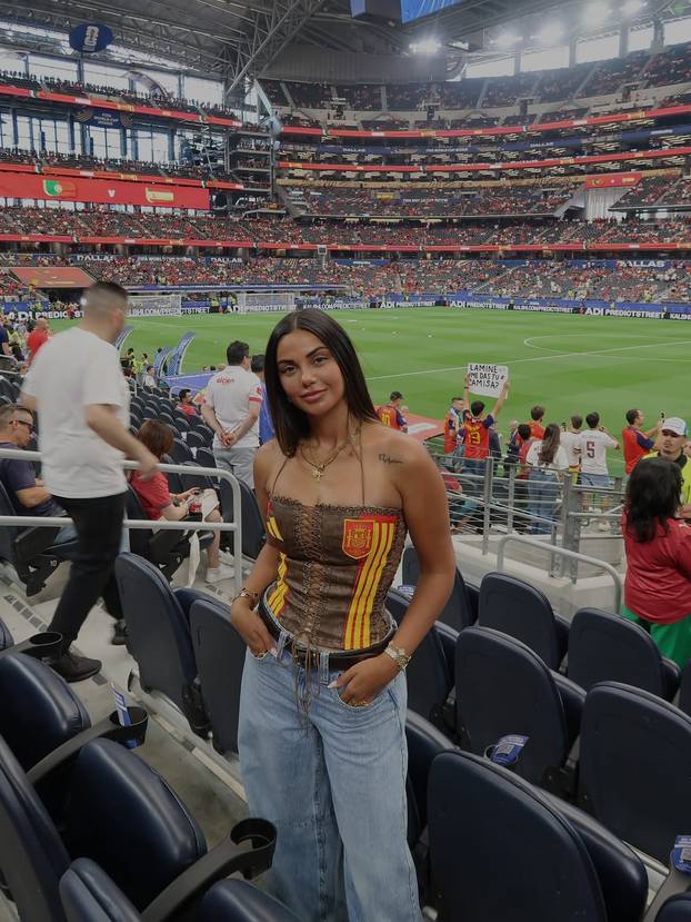FOTO KAKVE LJEPOTICE! Ima li Španjolska najljepše WAGS-ice? Evo koga ljube Olmo i društvo...