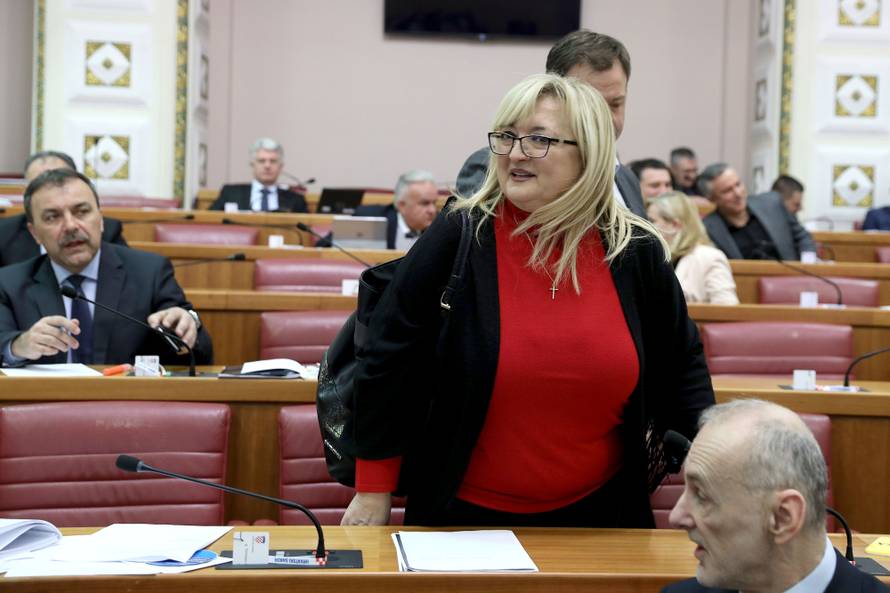 'Bila je ovo duga noć, pokazali smo da nismo jalova oporba...'