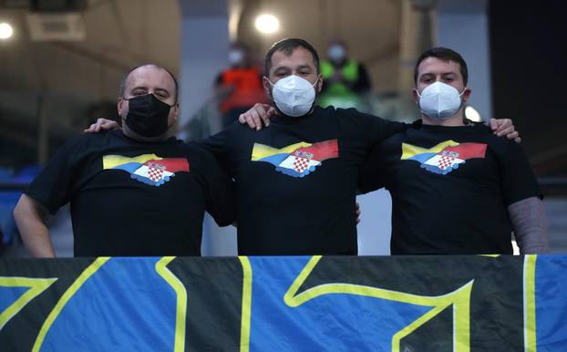 Atmosfera i zagrijavanje u dvorani uoči početka utakmice Hrvatska - Ukrajina