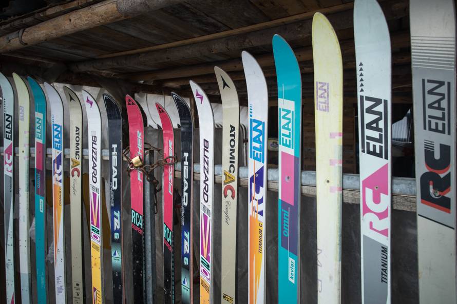 Maštovito: Nikad nisu skijali, ali im je zato ograda skijaška