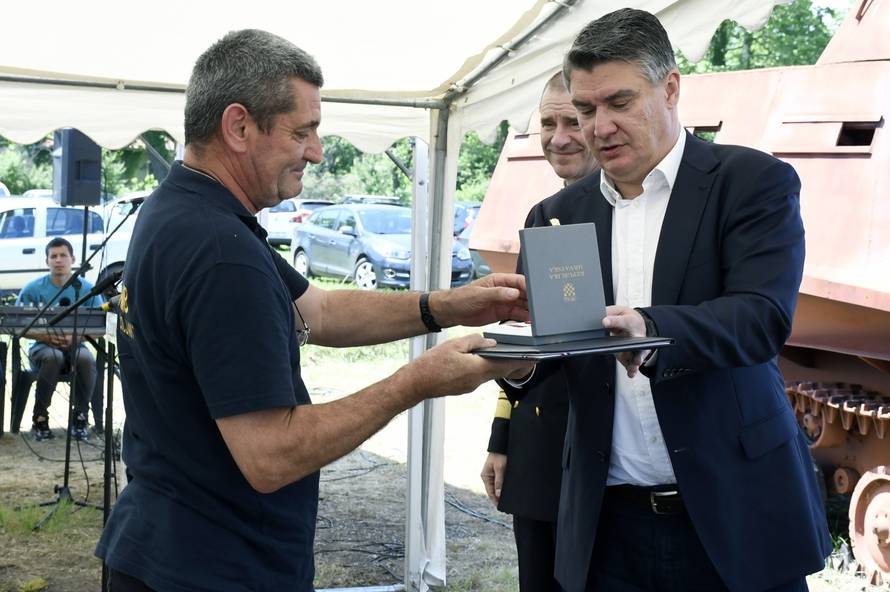 Sisak: Predsjednik na obljetnici ustrojavanja 57. Samostalnog bataljuna "Marijan Celjak“