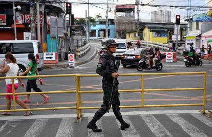 Muškarca s Filipina policija kaznila s 300 čučnjeva jer je kršio policijski sat. Umro je