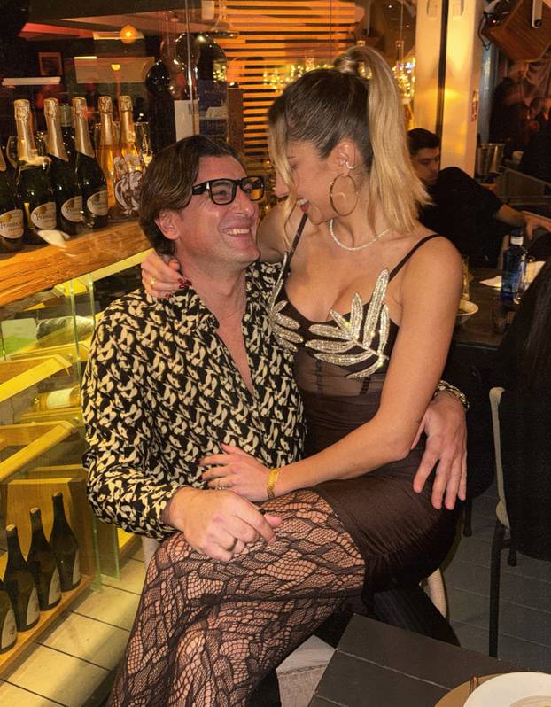 FOTO Talijanska voditeljica je konkurencija Diletti Leotti pred kamerama! Bila je i misica...