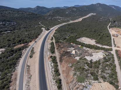 Ston: Pogled iz zraka na pristupne ceste kod Pelješkog mosta