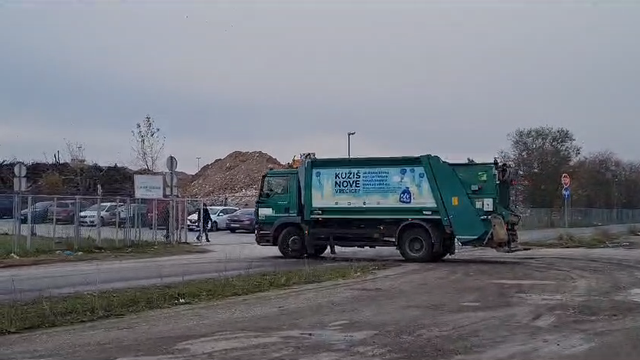 VIDEO Što sa smećem? Radnici Čistoće dolaze kamionima do Jakuševca, neki ne žele ući