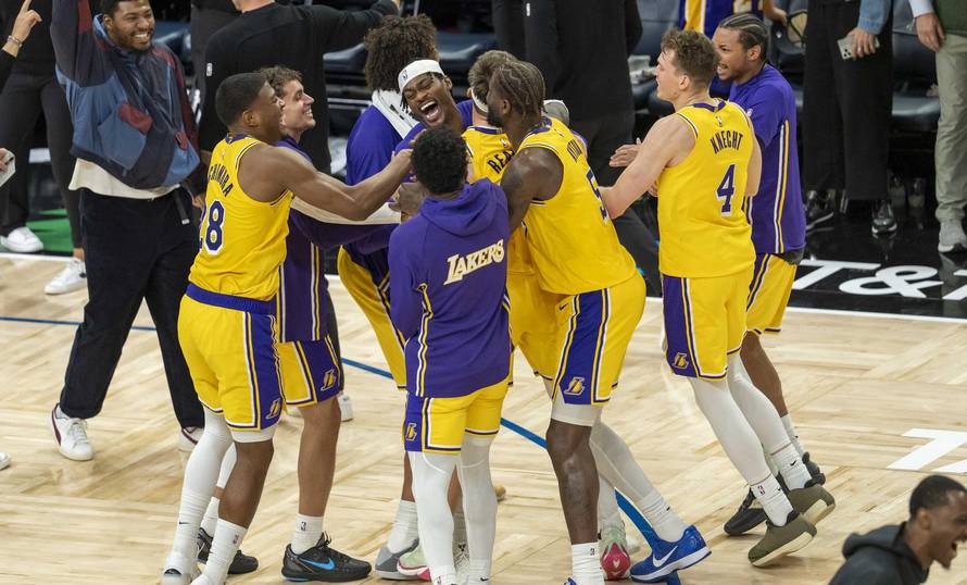 NBA: Los Angeles Lakers at Minnesota Timberwolves