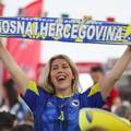 FOTO/VIDEO Pogledajte scene iz Sarajeva kada je Alajbegovi&cacute; zabio za vodstvo 'zmajeva'