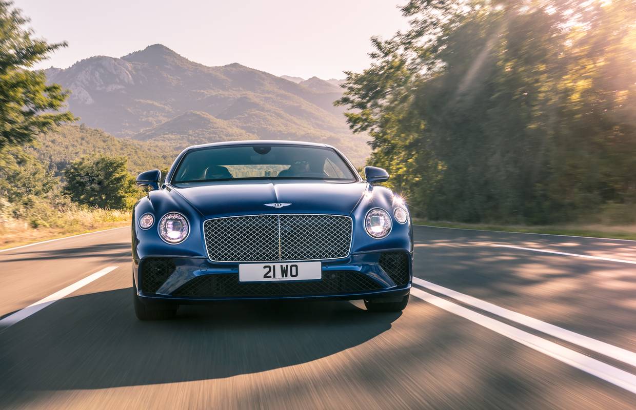 Dječak (4) pokrenuo Bentley i autom teško ozlijedio pješaka