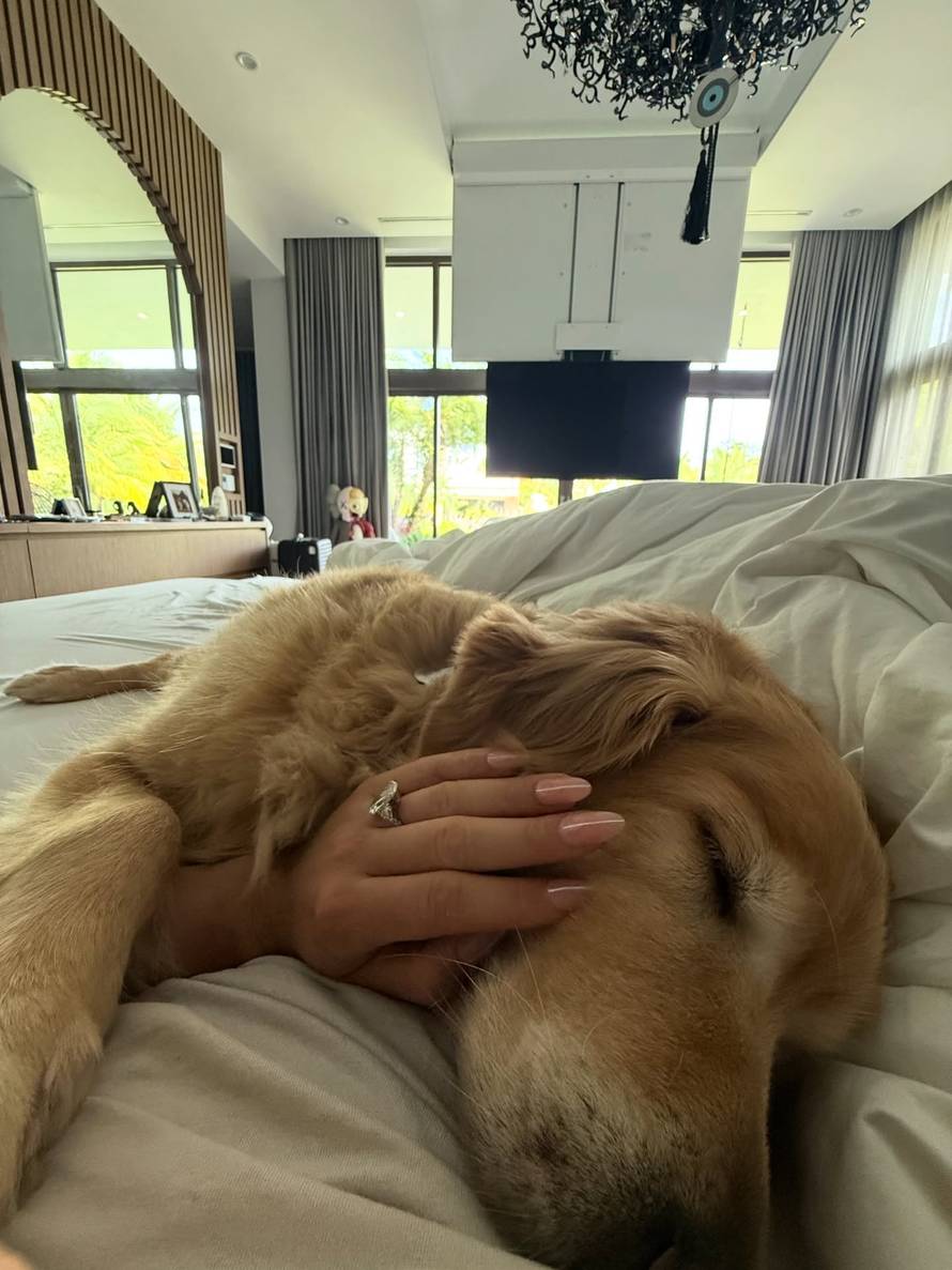 FOTO Jutta iz klizaljki uskočila u badić! Evo što radi nakon Igara