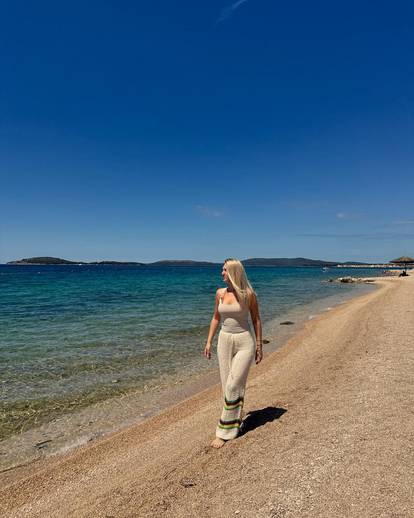 FOTO Bivša saborska zastupnica uživa na moru: 'Ljeto, konačno!'