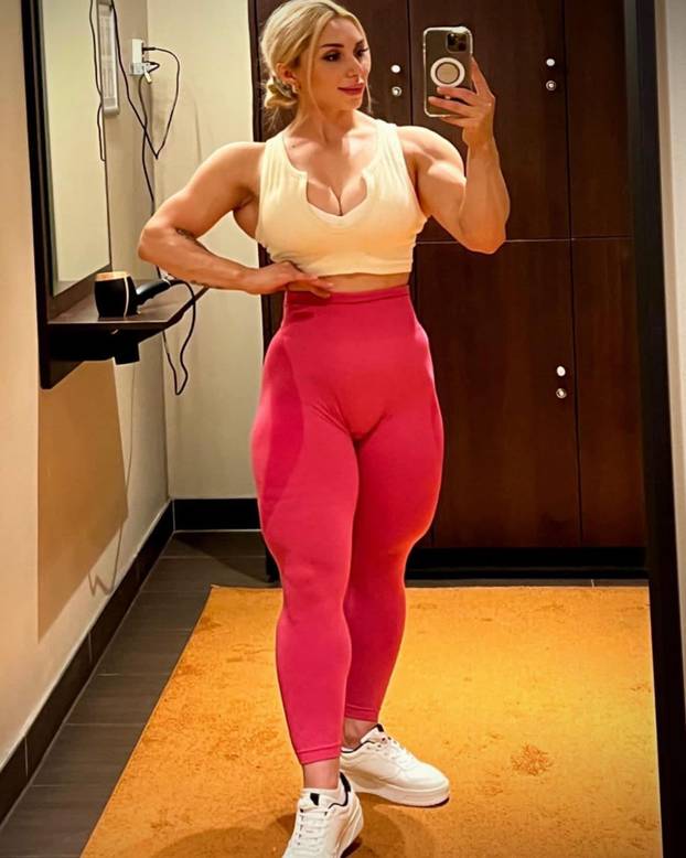 FOTO Afganistanku su prisilno udali dok je imala 15, a onda se transformirala. Pogledajte je!