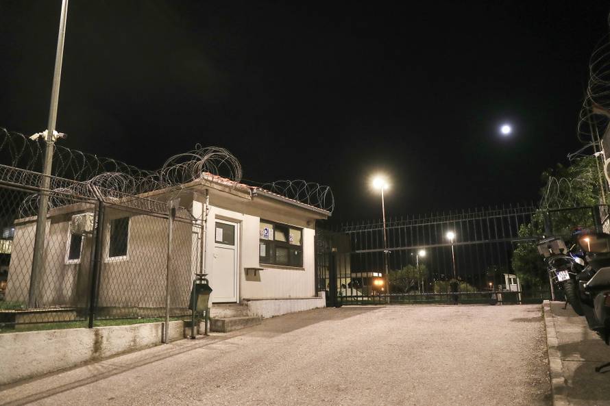 Izbio požar u splitskom zatvoru, deset zatvorenika prevezeno u bolnicu