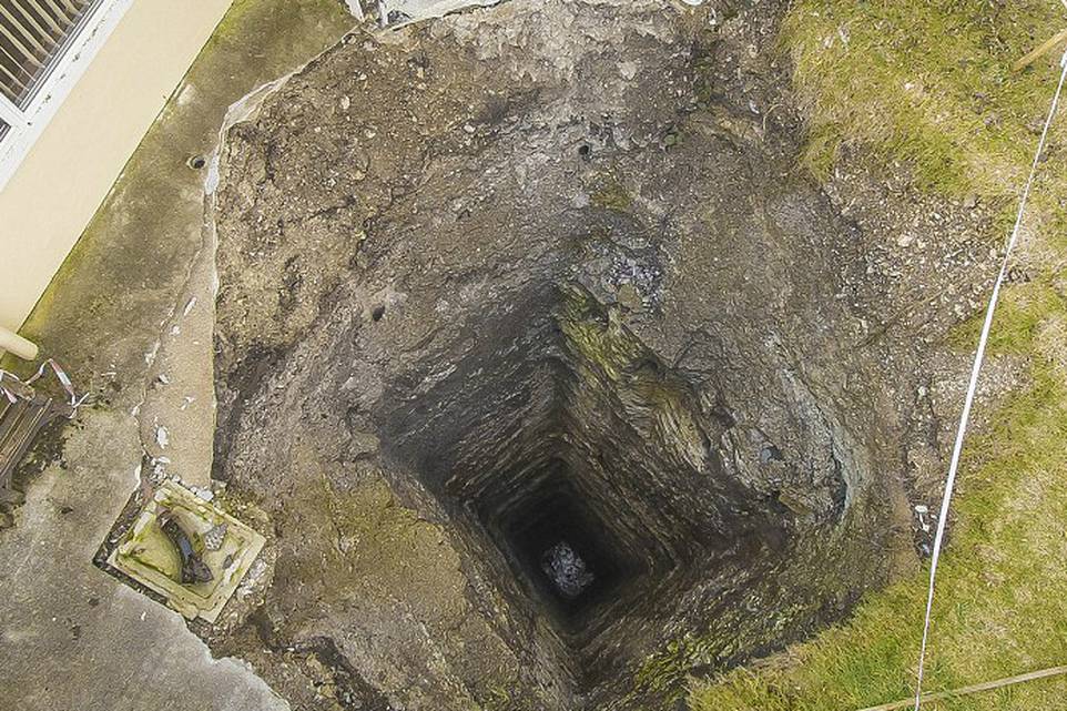 'Vrata pakla': U dvorištu im se otvorila rupa od  čak 90 metara
