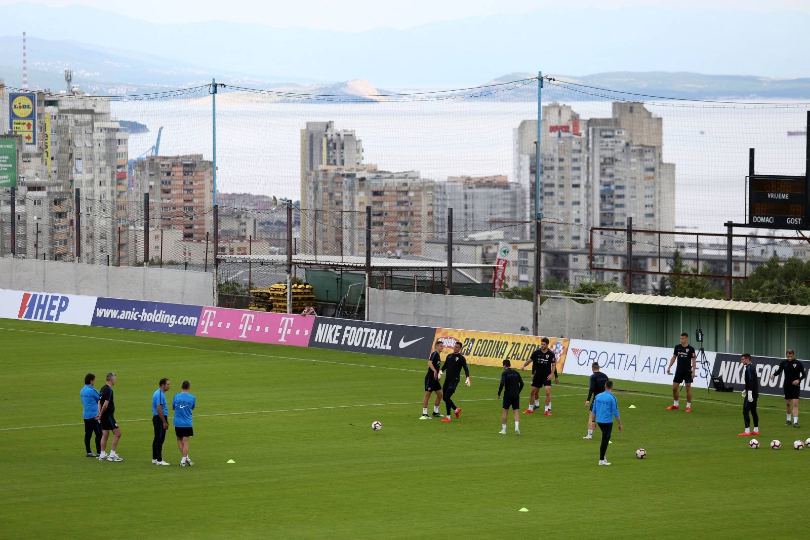 Rijeka: Hrvatska nogometna reprezentacija trenira na pomoÄnom stadionu Rujevica