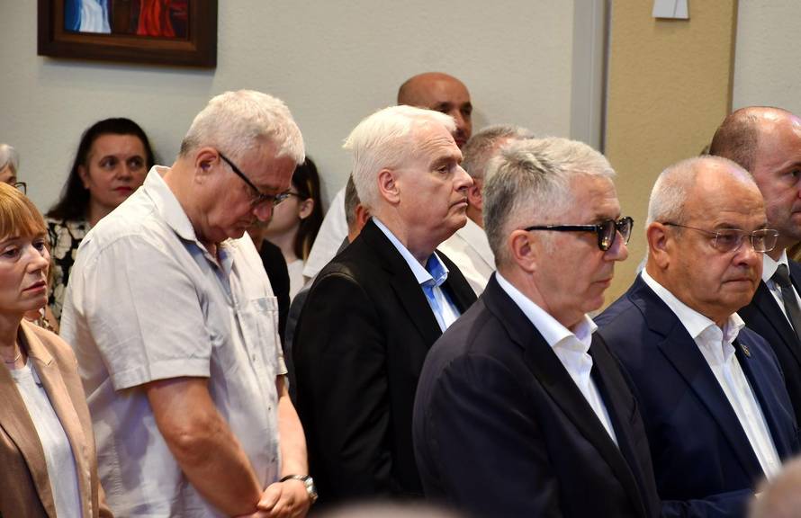 'Hvala dragome Bogu, naša župa je dobila moći sv. Ante iz Padove i svetog pape Pia X.'